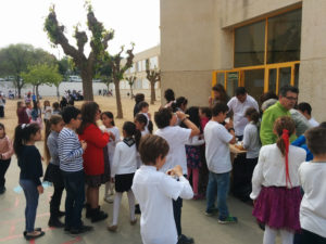 Festa de Sant Jordi. Xocolatada organitzada per l’Ampa